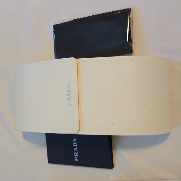 Authentic Prada Runway 49mm Rectangular Sunglasses - Unisex - Picture 3 of 11